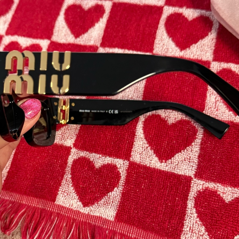 Miu Miu Sunglasses - Picture 6 of 8